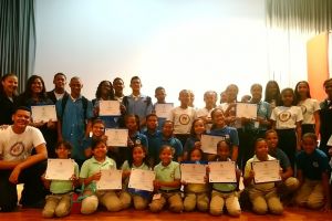 Premiación de estudiantes meritorios y participantes en Concurso 