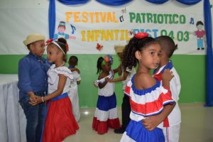 Niños del Nivel Inicial IPL participan en Festival Patriótico Infantil 